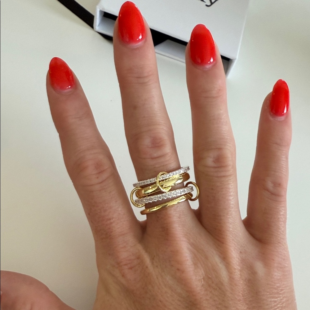 Elegant Gold and Silver Women's Ring